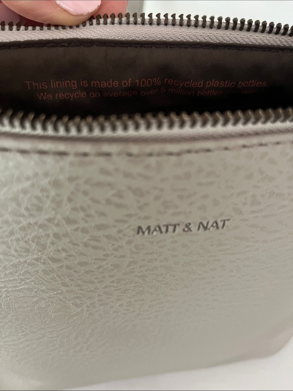 Matt & Nat NEW Sam Vegan Grain Leather Crossbody Bag Purse in Plateau - Picture 12 of 14